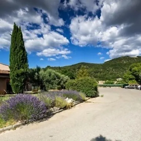 Hotel Logis La Grande Bastide Oraison