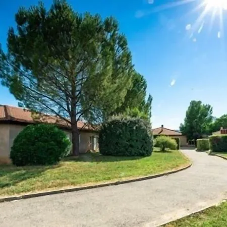 Hotel Logis La Grande Bastide Oraison