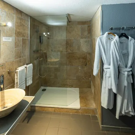 Logis La Grande Bastide 3*
